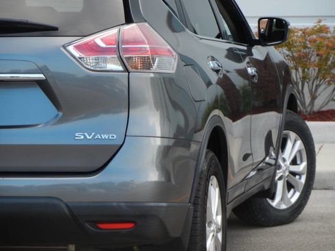 Used 2015 Nissan Rogue SV image 17