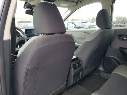 Used 2023 Nissan Rogue SV image 30