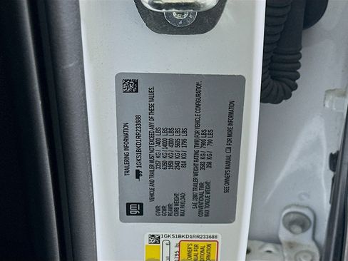 Used 2024 GMC Yukon SLT image 12