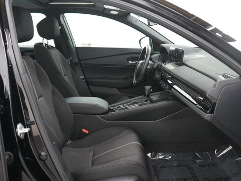Used 2024 Honda Accord Sport image 11