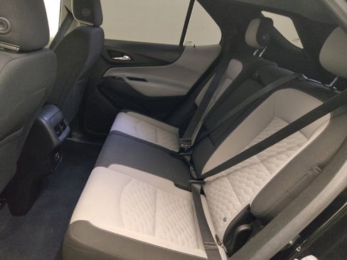 Used 2020 Chevrolet Equinox LS image 18