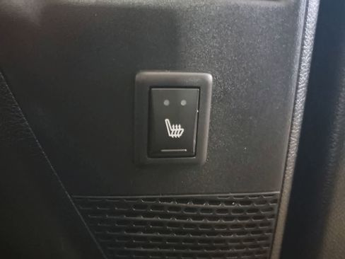 Used 2020 Chrysler Pacifica Limited FWD image 37