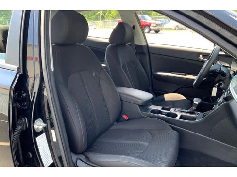 Used 2020 Kia Optima LX image 7