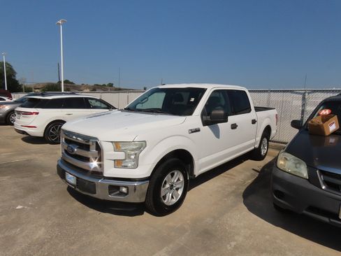 Used 2016 Ford F150 XLT RWD image 2