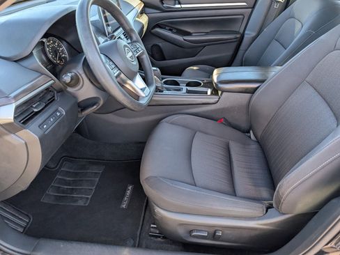 Used 2023 Nissan Altima 2.5 SV image 12