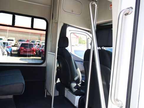 Used 2022 Mercedes-Benz Sprinter 3500 image 44