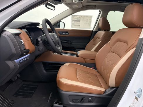 New 2026 Nissan Pathfinder Platinum w/ Cargo Package image 14