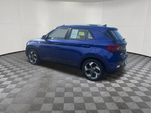 Used 2022 Hyundai Venue Limited FWD image 7