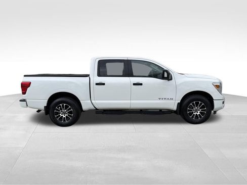 Used 2024 Nissan Titan SV w/ SV Convenience Package image 9