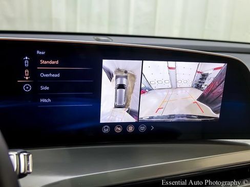 Certified 2026 Cadillac Vistiq Luxury AWD/4WD image 19