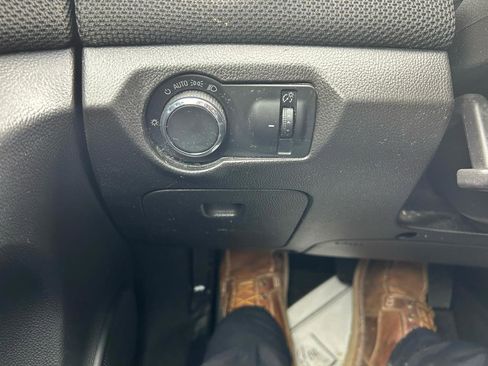 Used 2014 Chevrolet Cruze LT image 27