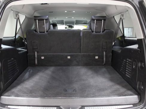 Used 2018 Chevrolet Suburban LT image 12
