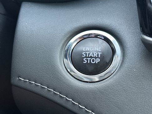 Used 2023 Toyota Highlander L image 24