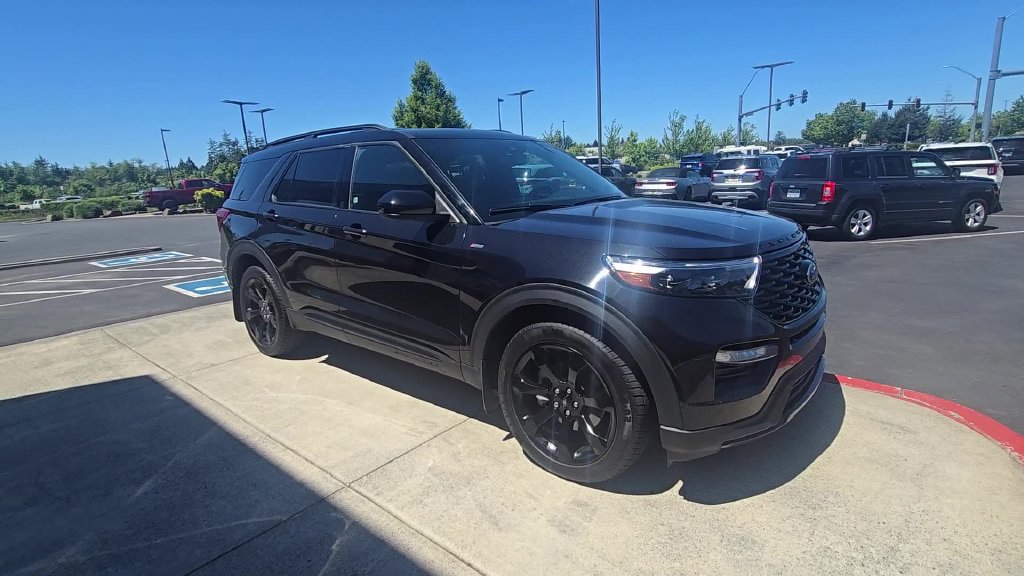 Used 2023 Ford Explorer ST-Line w/ Class IV Trailer Tow Package AWD/4WD image 6