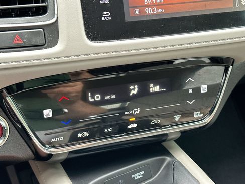 Used 2016 Honda HR-V EX image 18