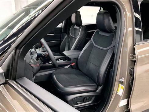 Used 2026 Ford Explorer ST AWD/4WD image 24