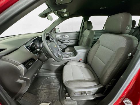Used 2023 Chevrolet Traverse LT image 13