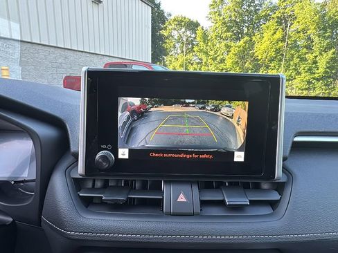 Used 2024 Toyota RAV4 LE AWD/4WD image 19