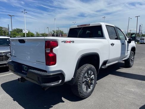 Certified 2022 Chevrolet Silverado 2500 Custom w/ Custom Convenience Package AWD/4WD image 24