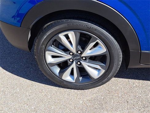 Used 2022 Chevrolet Bolt EUV LT w/ Convenience Package image 5