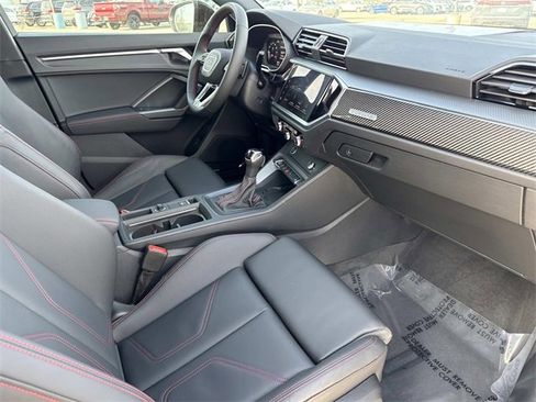 Certified 2025 Audi Q3 2.0T Premium Plus w/ Premium Plus Package image 28