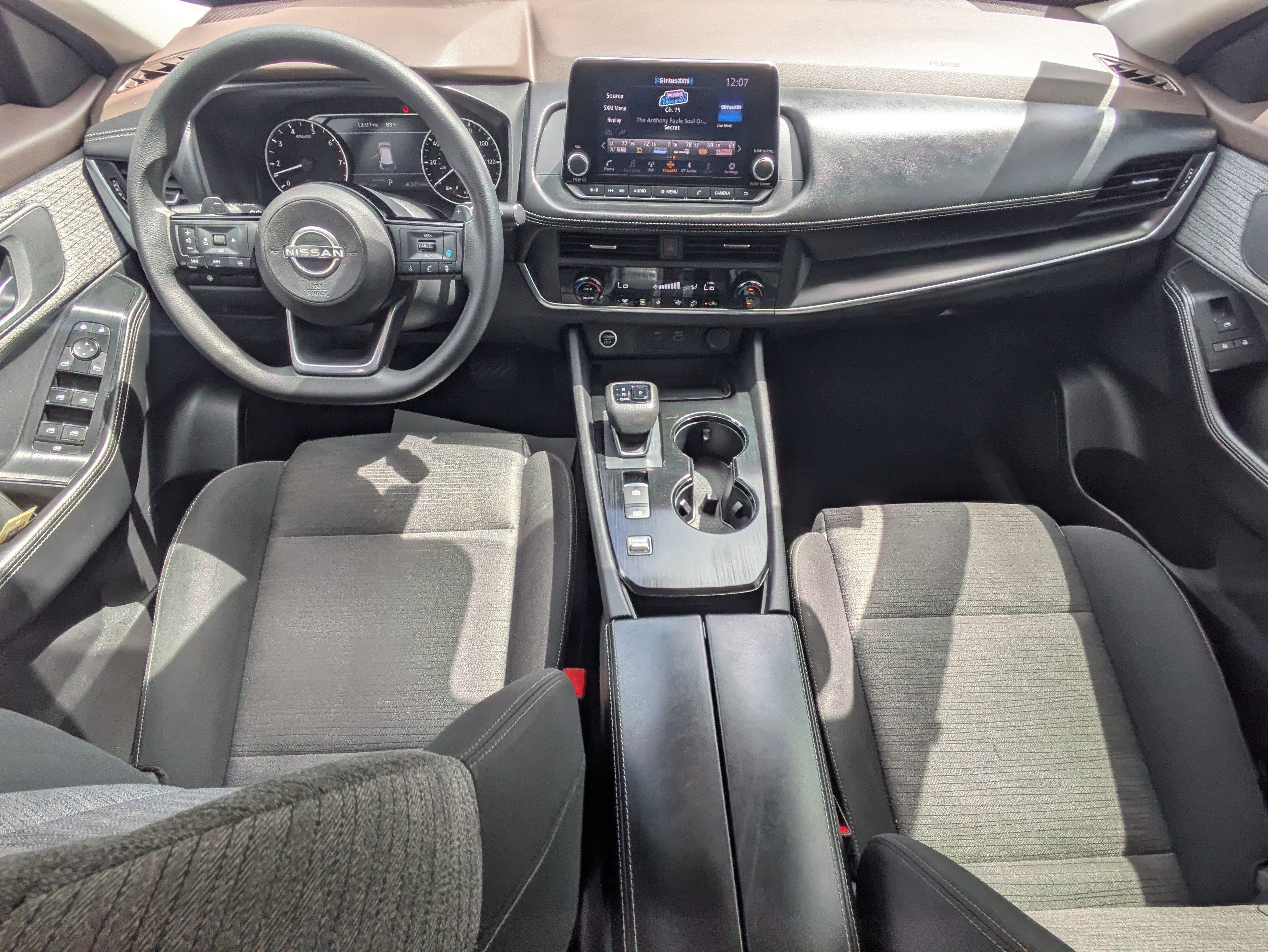 Used 2023 Nissan Rogue SV FWD image 13