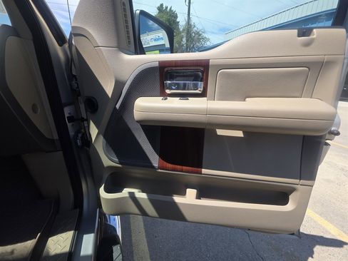 Used 2006 Ford F150 XLT RWD image 10