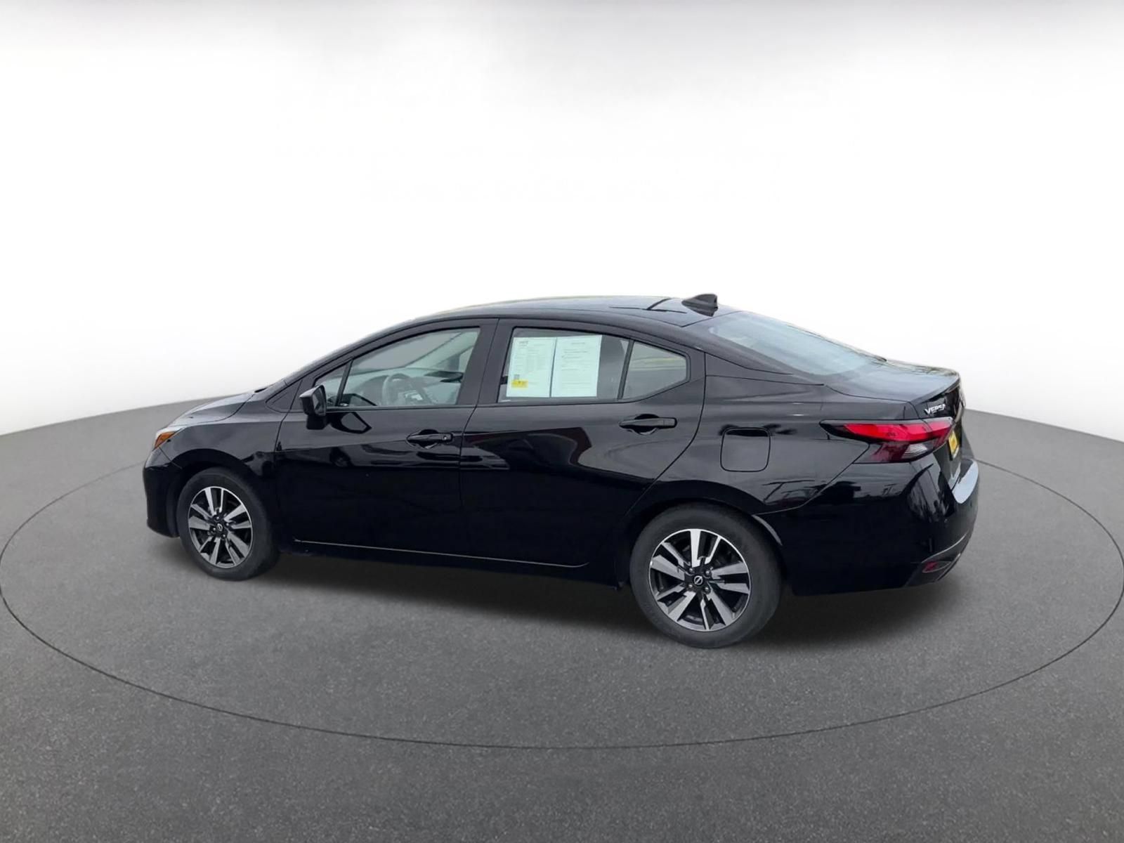 Used 2025 Nissan Versa SV FWD image 9
