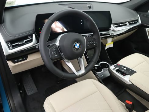 Used 2025 BMW X1 xDrive28i w/ Convenience Package image 10