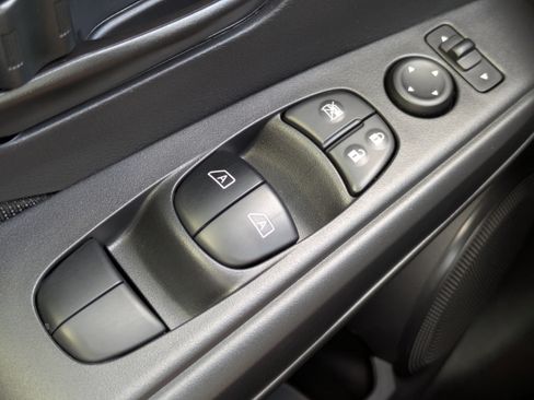 New 2025 Nissan Kicks Play S image 20