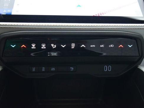 New 2026 Jeep Cherokee Overland w/ Trailer Tow Group AWD/4WD image 22