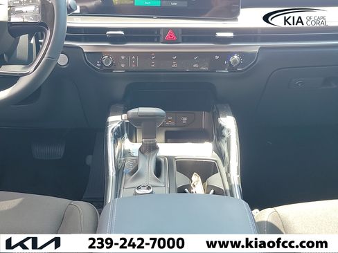 New 2026 Kia Sorento LX FWD image 18