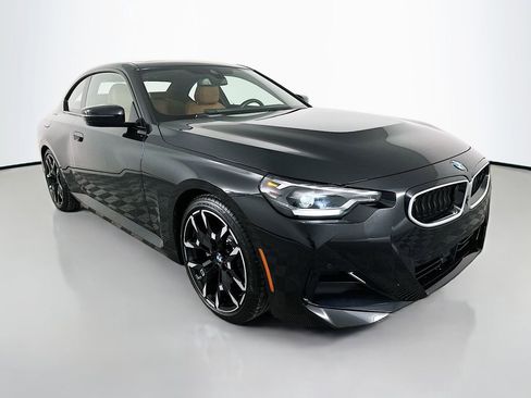 Used 2025 BMW 230i Coupe w/ M Sport Package RWD image 3