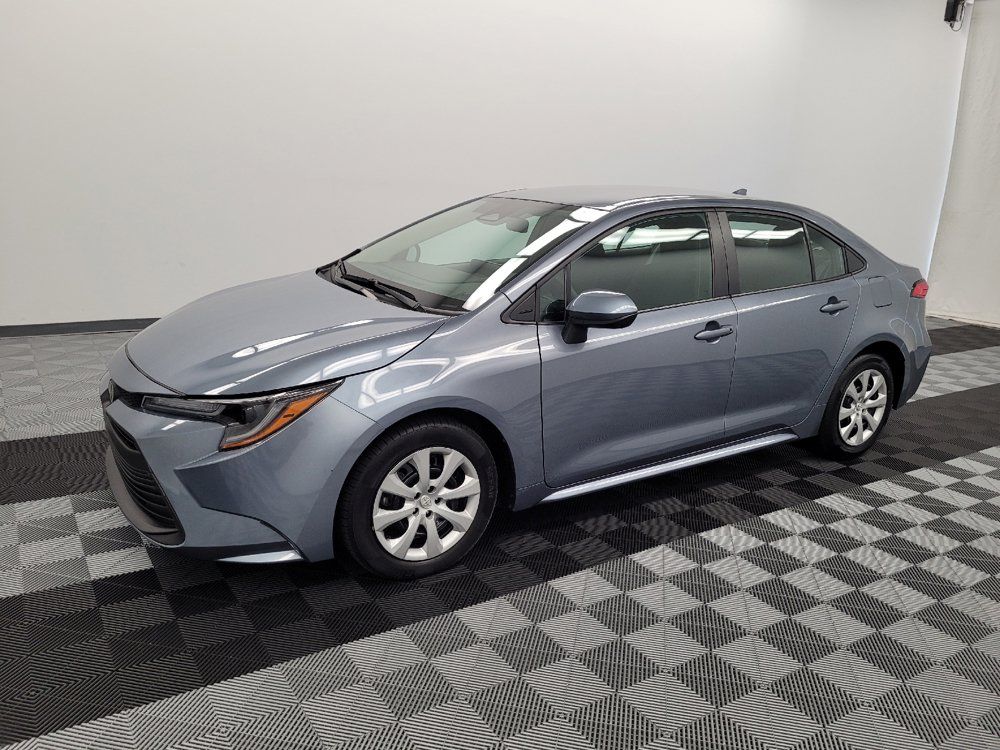 Used 2024 Toyota Corolla LE FWD image 2