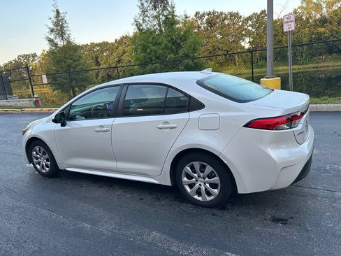 Used 2024 Toyota Corolla LE FWD image 3