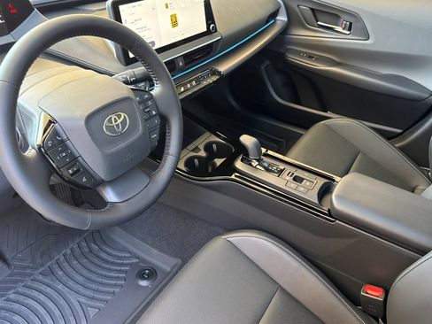 New 2027 Toyota Prius Limited FWD image 10
