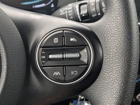 Certified 2025 Kia Soul LX w/ LX Technology Package FWD image 26