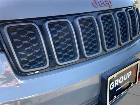 Used 2021 Jeep Grand Cherokee Trailhawk AWD/4WD image 30