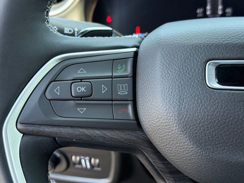 New 2025 Jeep Grand Cherokee Limited w/ Black Appearance Package image 20