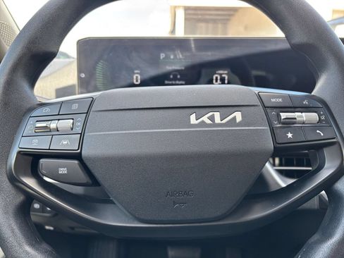Used 2025 Kia K4 FWD image 27