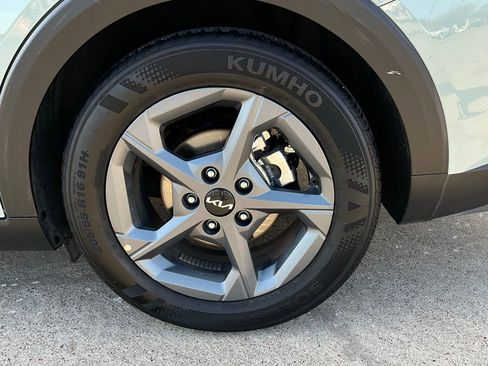 Used 2025 Kia K4 LXS image 9