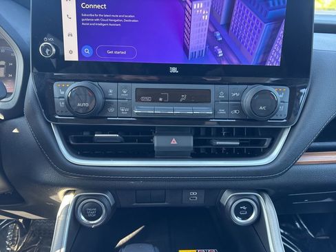 Used 2025 Toyota Grand Highlander AWD image 21