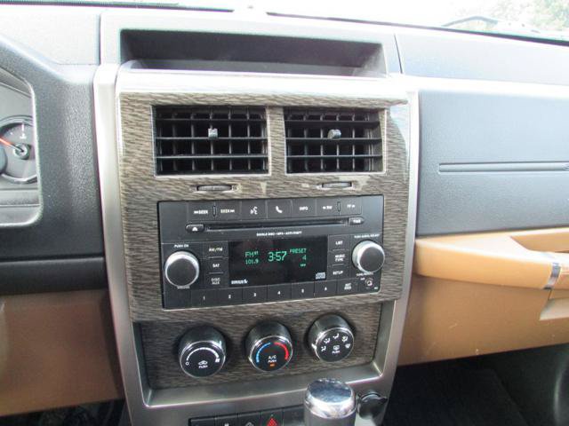 Used 2012 Jeep Liberty Limited AWD/4WD image 12
