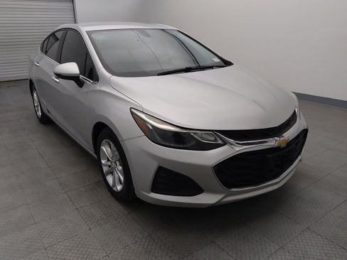 Used 2019 Chevrolet Cruze LT image 13