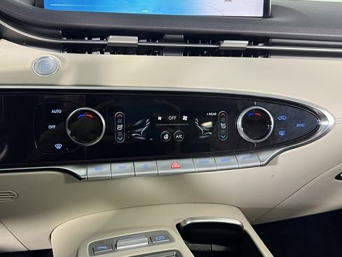 Used 2023 Genesis GV70 2.5T w/ Select Package image 26