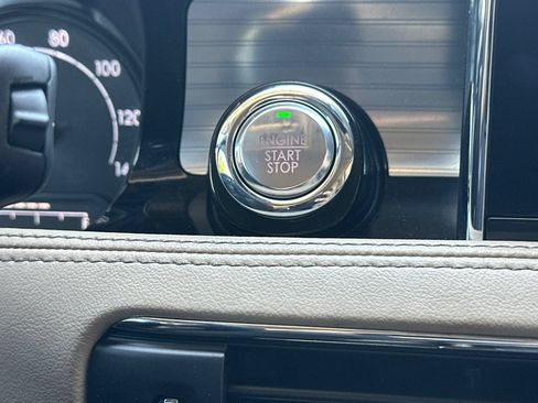 Used 2022 Lincoln Corsair FWD image 22