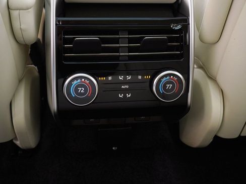 Used 2026 Land Rover Range Rover SE AWD/4WD image 30