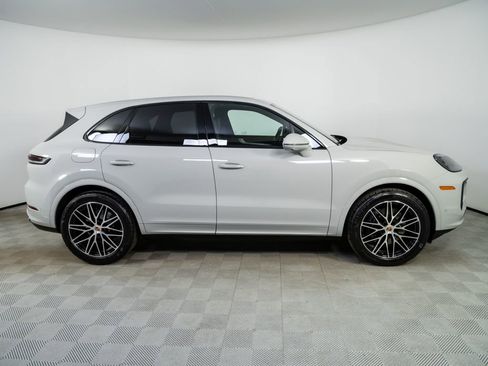 New 2026 Porsche Cayenne image 29