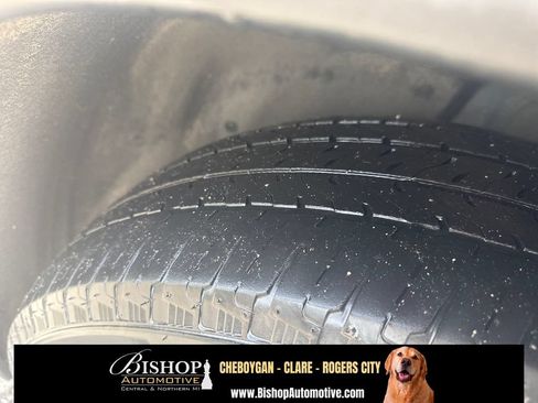 Used 2023 Chevrolet Traverse LT w/ LPO, Floor Liner Package AWD/4WD image 18