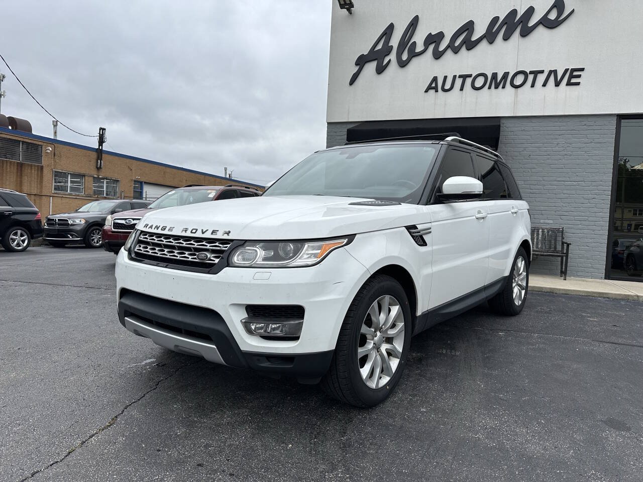 Used 2016 Land Rover Range Rover Sport HSE AWD/4WD image 2